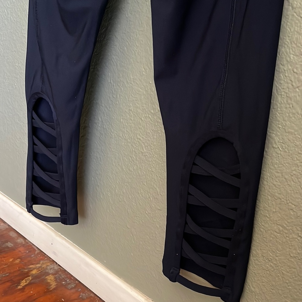 Strapy Capri length Yoga Pants